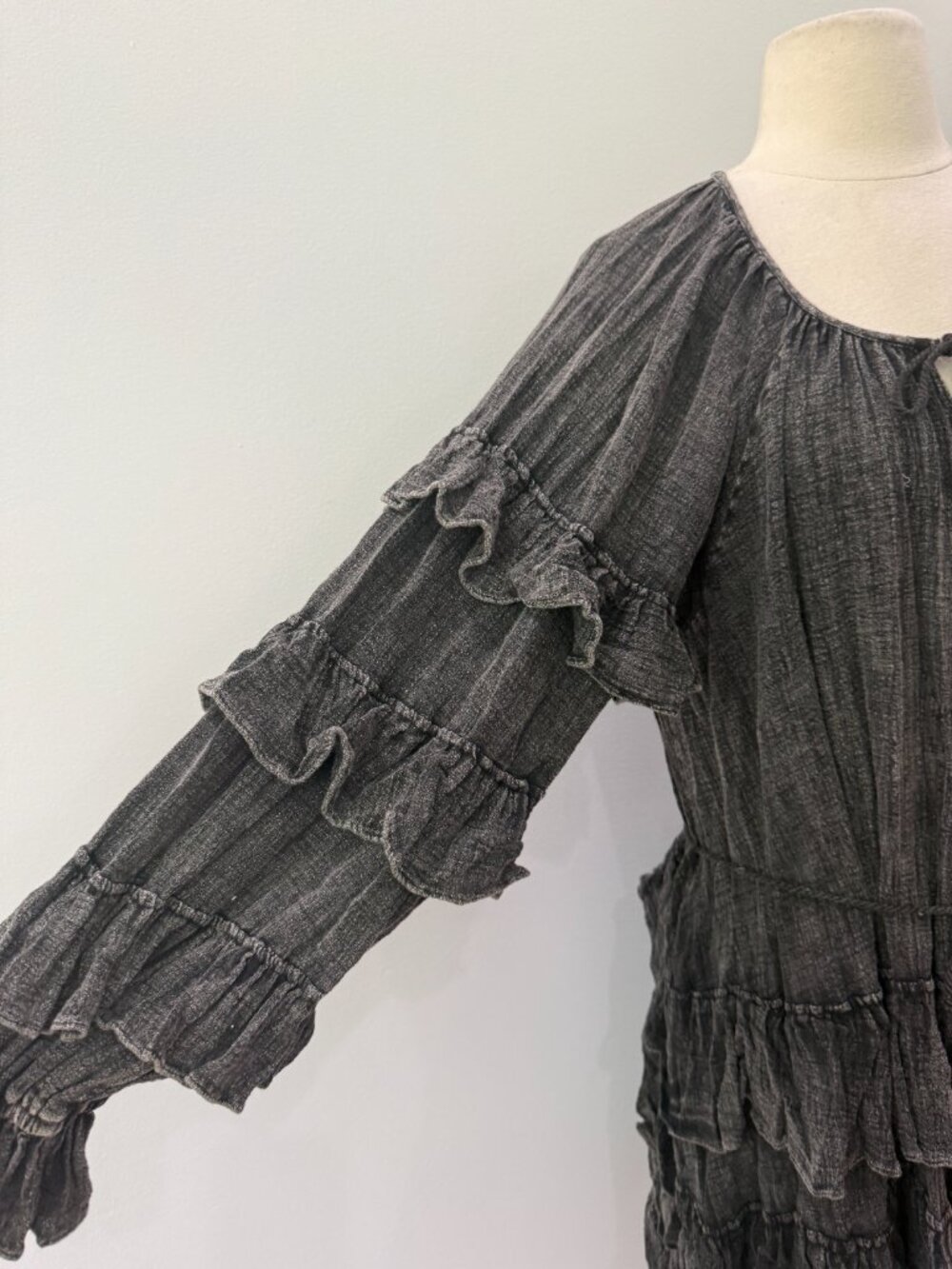 Oli & Hali Washed Ruffle Detail Longline Duster Size Medium - Picture 8 of 9